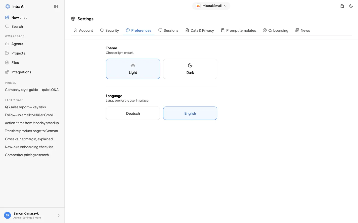 Tab „Darstellung" mit den Kacheln für helles und dunkles Design sowie den Kacheln für Deutsch und Englisch darunter